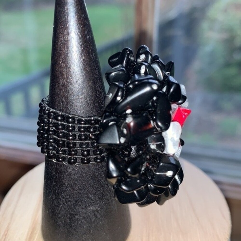 Large Stone Stretch Ring - Picture 3 of 4